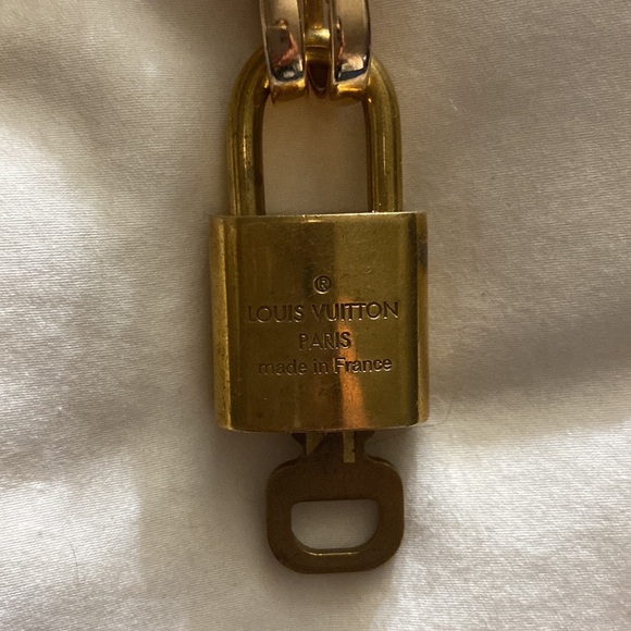 LV lock and key with non LV chain 319 or 334 - Picture 2 of 10